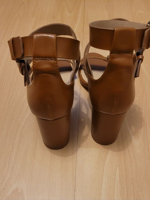 Buty na obcasie sandały brązowe Zara Basic r. 38