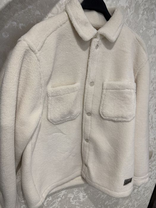 Куртка Zara зі штучноі овчини.