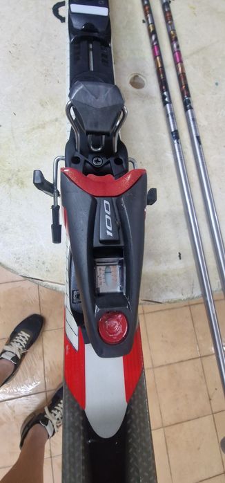 Skis ROSSIGNOL, bastoes e saco