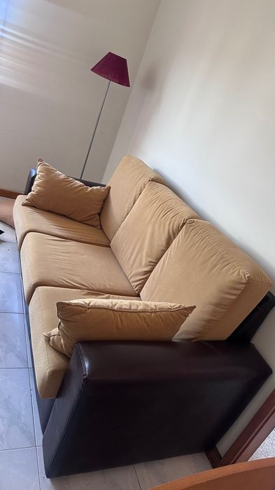 Sofá Cama casal 3 lugares em pele funcionando perfeitamente