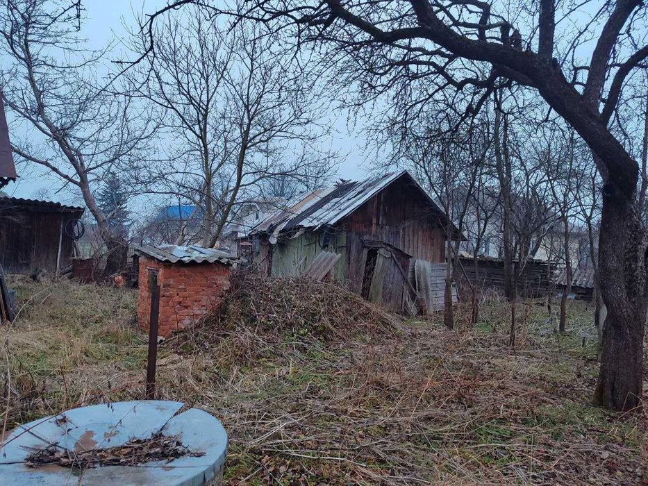 Продаж землі з Будинком в с. Підгіря біля стадіону.