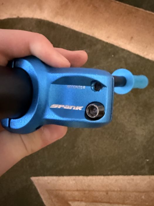 Руль Raceface, винос Spank spoon, гріпси dartmoor