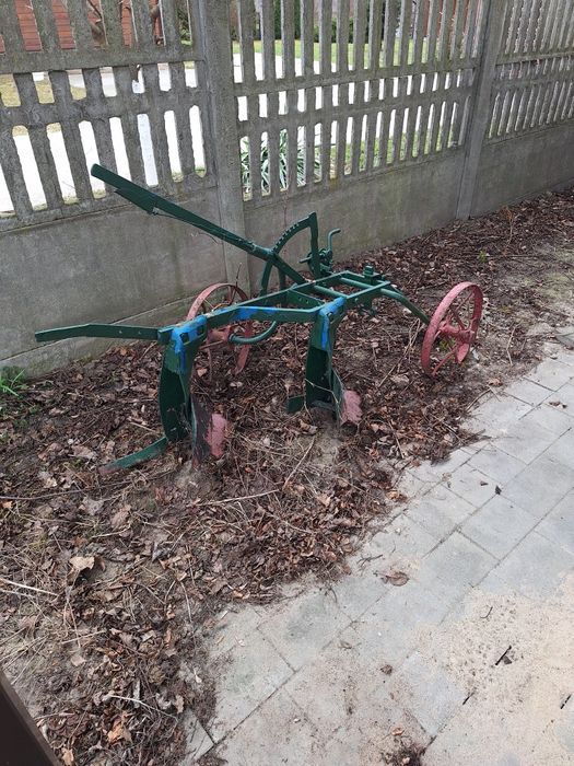 Sprzedam konny pług .