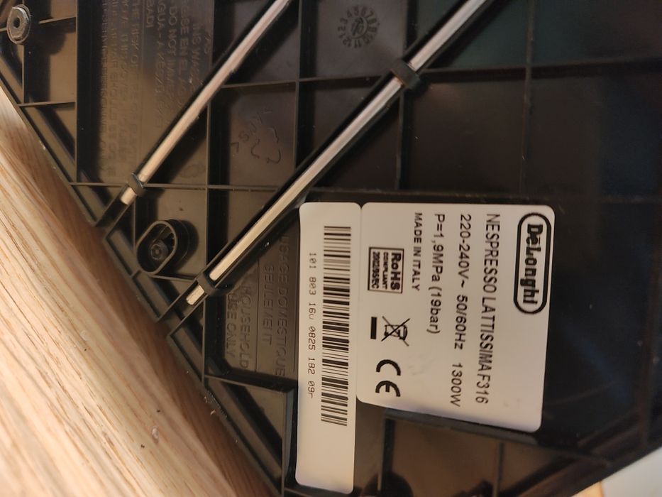 Ekspres kapsułkowy Nespresso lattissima f316