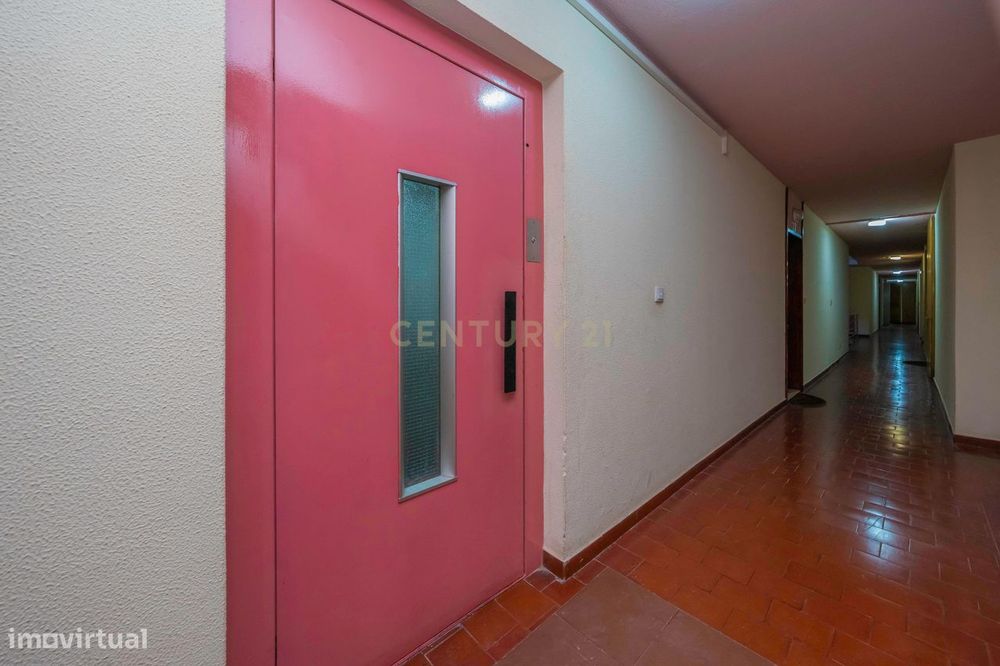 Apartamento T2 Totalmente Remodelado, Jardins do Sado, Setúbal