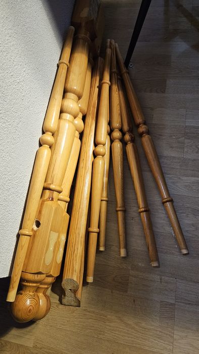 Tralki schodowe sosna