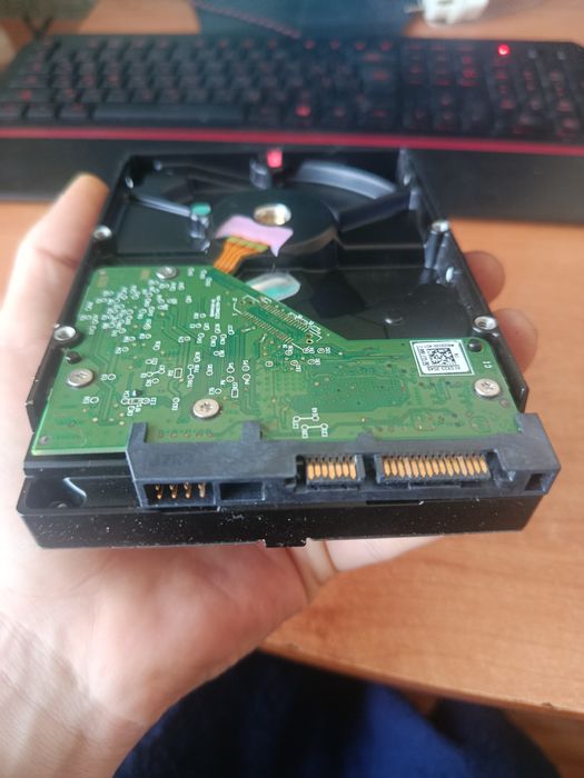 Продам жосткий диск на 1 терабайт,як новий.