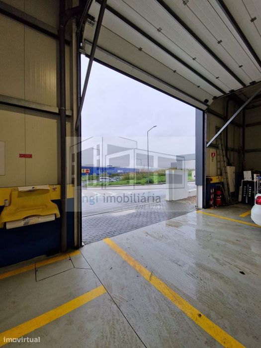 Armazém Zona Industrial de Frielas - Loures