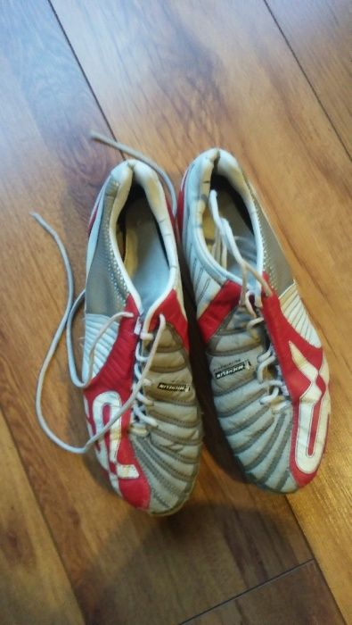 Buty piłkarskie