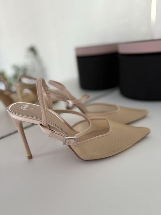 Туфлі, босоніжки, мюлі