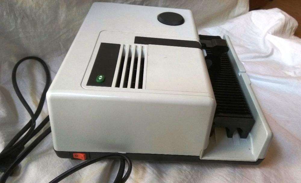 Braun Novamat E130 Autofocus Slide Projector64585558452225122