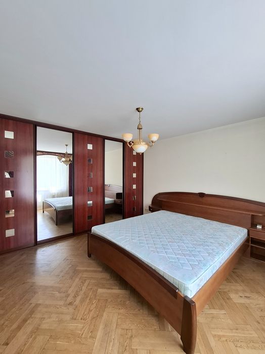 4 кім.квартира Борщагівська 145
Дві ктири на