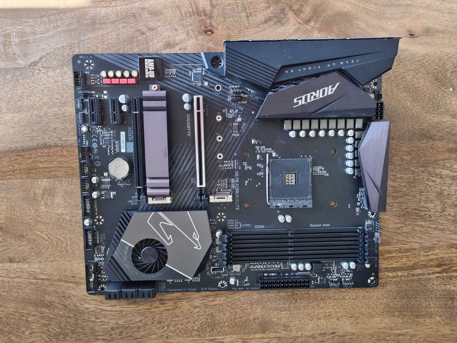 Gigabyte X570 Aorus Elite (Socket AM4)