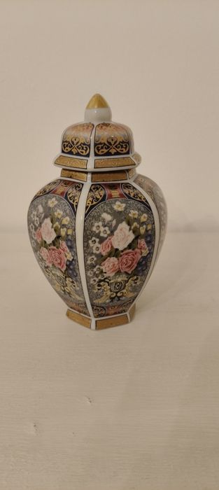 Pote de porcelana japonês