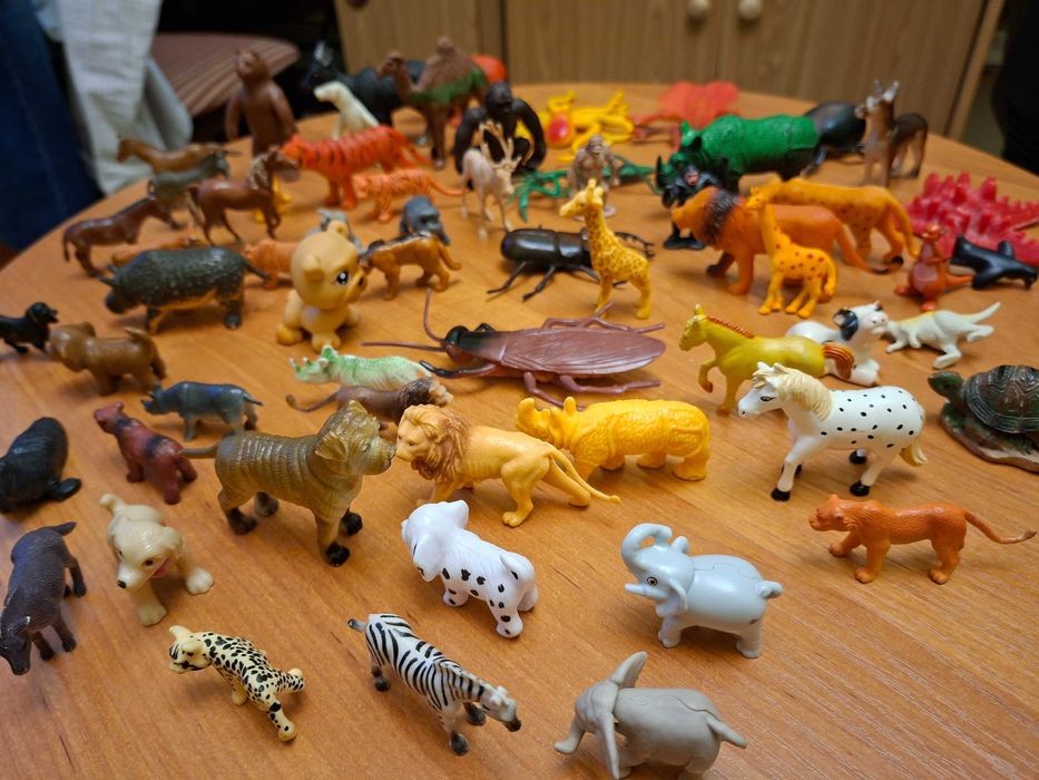 figurki zwierząt ponad 60 sztuk