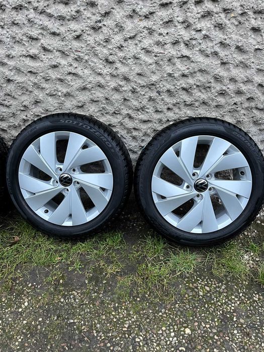 Koła Alufelgi 17" Vw Golf 8 5x112 Et 46 zima 205/50/17 stan igła