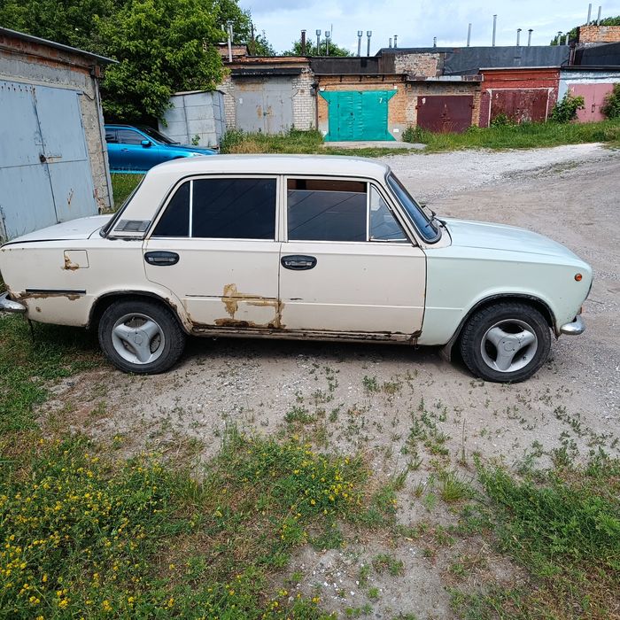 Автомоіль Ваз 21013