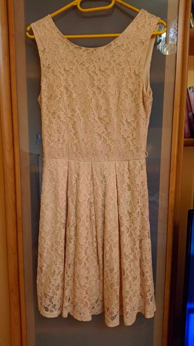 Sukienka koronkowa Drôle de Copine r.36