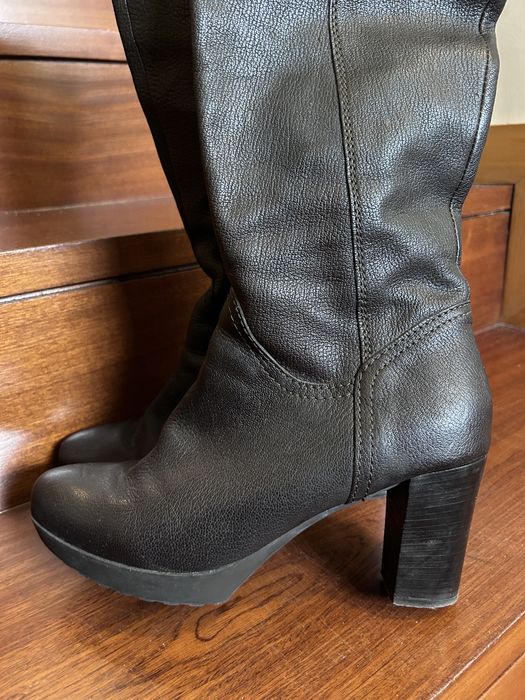 Bota de cano alto da Geox em pele