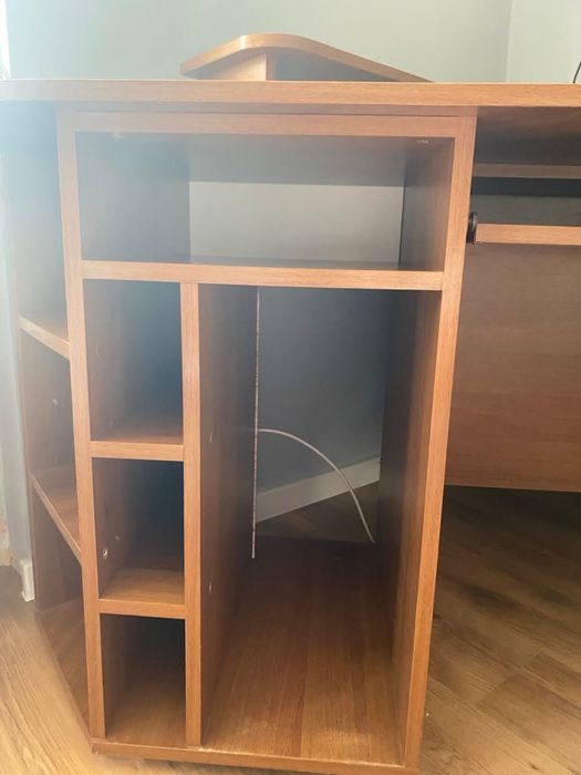 Biurko z płyty wiórowej