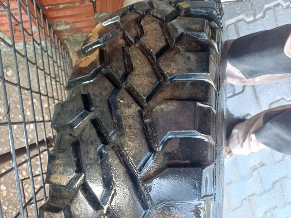 Jantes + Pneus 235/85 R16 COMO NOVOS