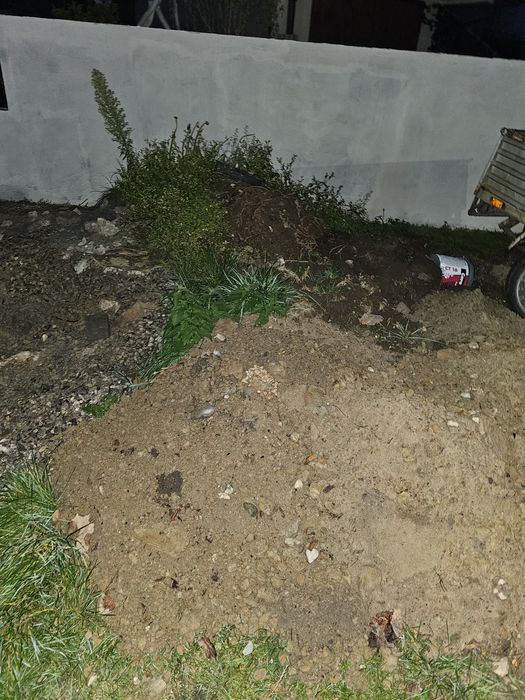 Ziemia trochę czarnej trochę żółtej jak na zdjęciu