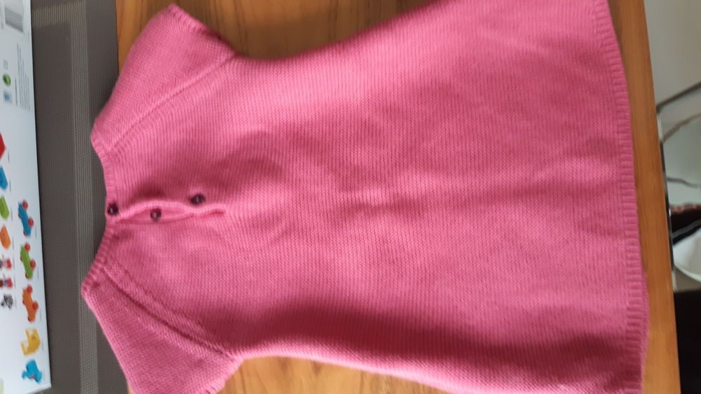 Różowa sukienka z motywem kwiatowym