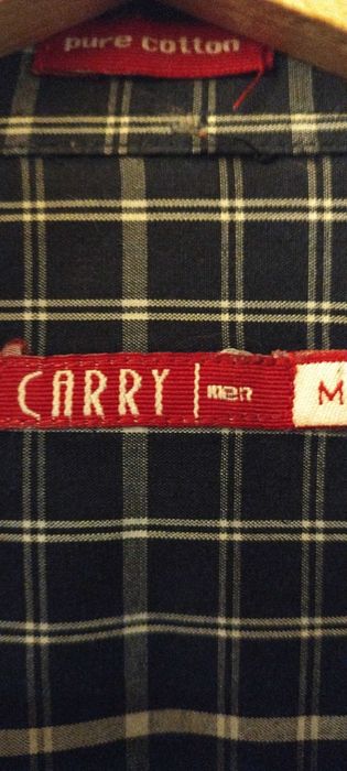 Koszula męska w kratkę.