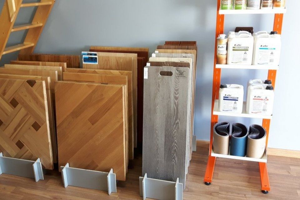 Parkiety podłogi cyklinowanie