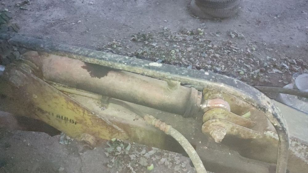 Продам стрілу з ковшом від т-16