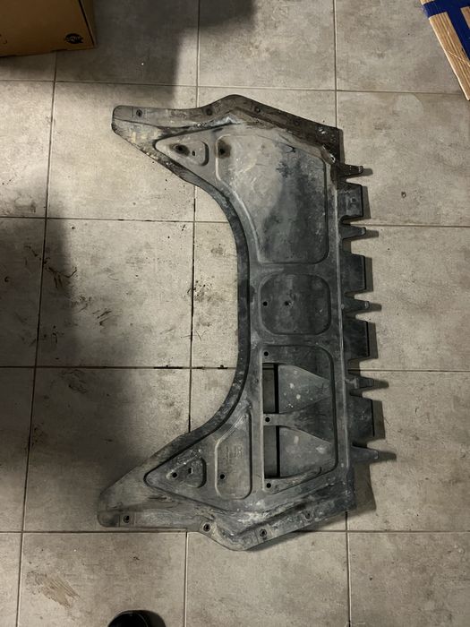 Osłona silnika golf 6