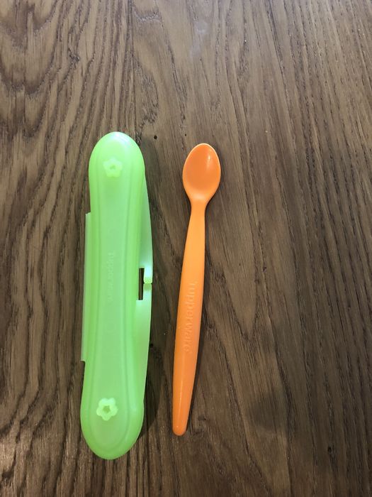 Tuptusiowa łyżeczka do karmienia tupperware