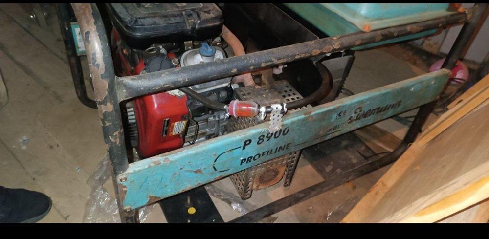 Продам бензогенератор 3.7-8.5kVA