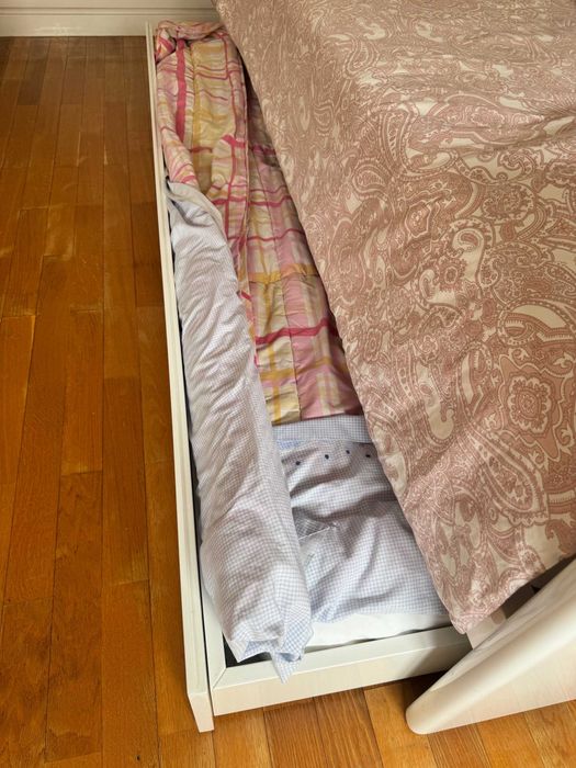 Cama de Solteiro/Individual Lacada a branco da Interdesign - Com cama dupla por baixo - Impecável