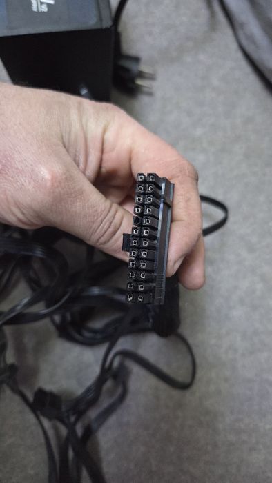 Продам свой блок питания Zalman MegaMax ZM800-TXII мощностью 800W.