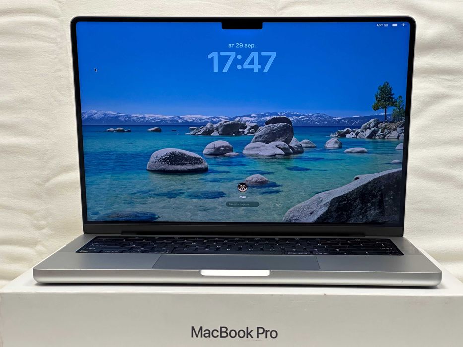 MacBook Pro 14.2”. 2021 M1 Pro , 32RAM/500Gb SSD -94% батарея - Silver