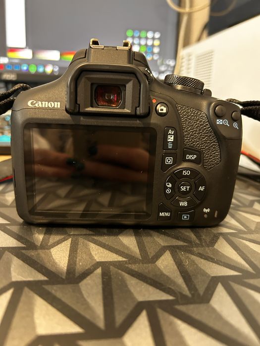 Canon 2000D - COMO NOVA