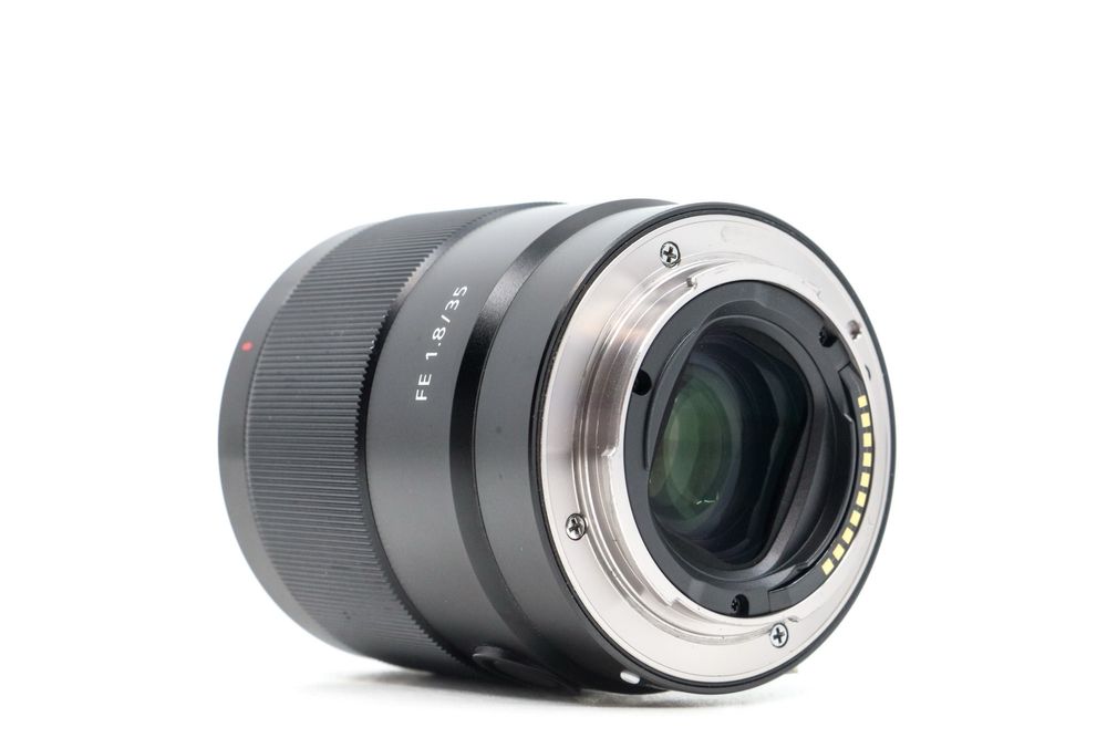 Sony FE 35mm f/1.8