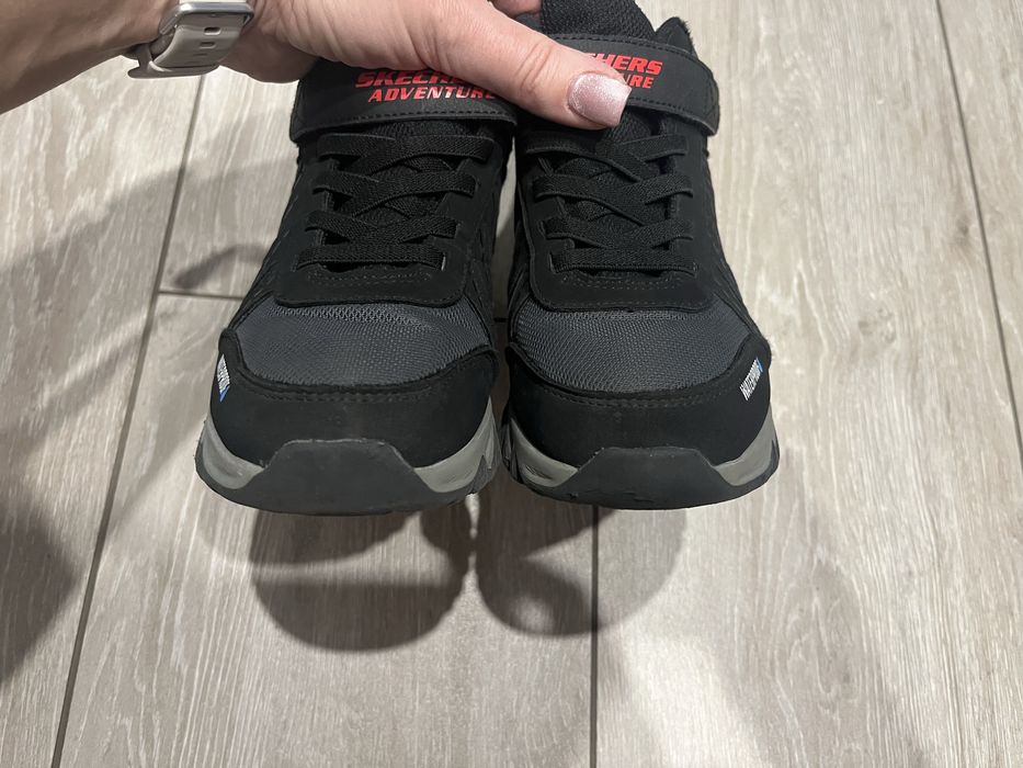Зимове хлопчаче взуття skechers