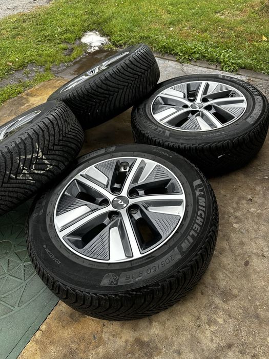 Диски 5/114,3 R16 +Зимові Шини Kia Ceed CeratoHyundai I30 i40 Mazda3 6