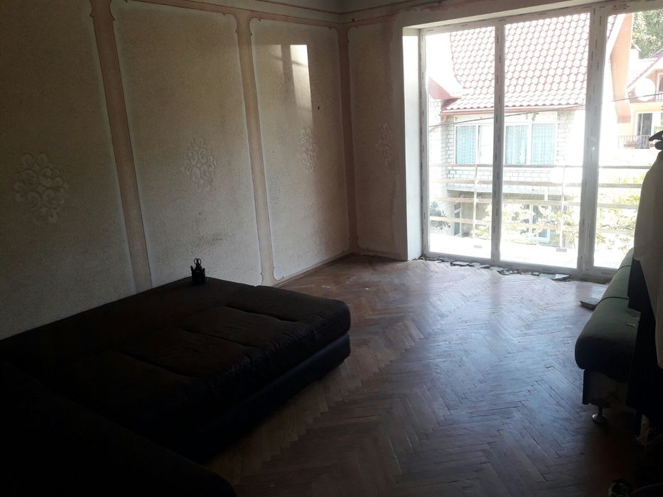 Продам будинок у горі м . Вижниця