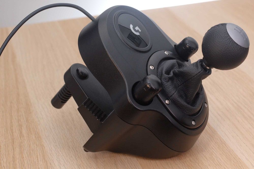 Volante Logitech G29 com pedais + Shifter (novos)