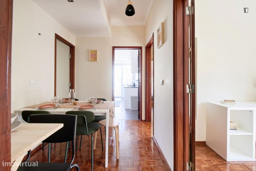 Quarto - localizado em Alvalade Lisbon