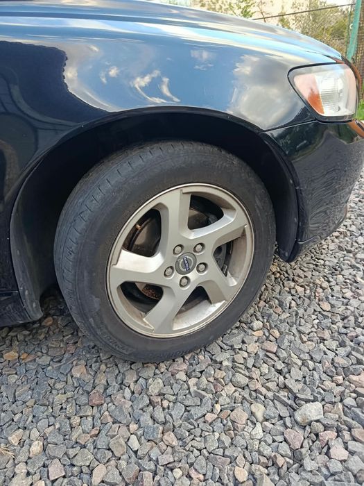 Автомобіль Volvo V50