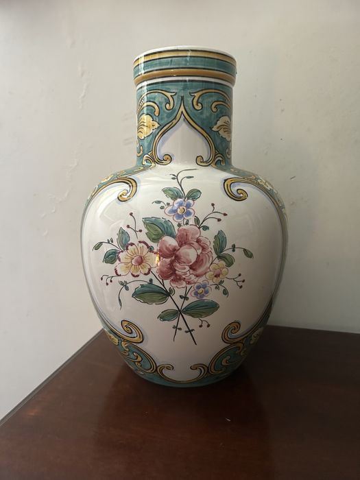 Ânfora verde floral