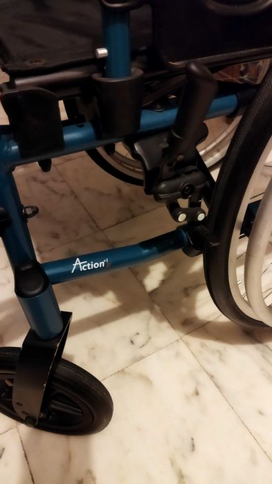 Cadeira de Rodas como NOVA