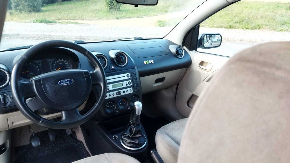 Ford Fiesta Ghia 1.4 Duratec