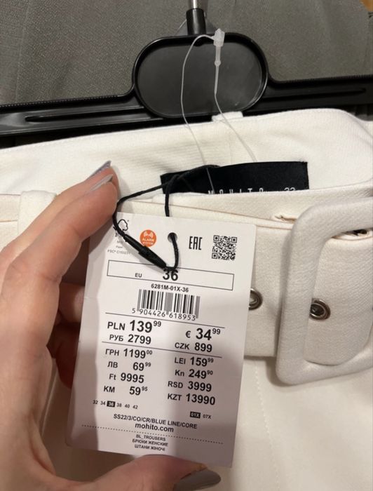 Spodnie eleganckie carrot z paskiem
