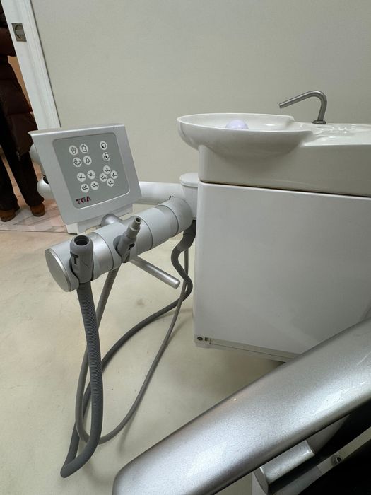 Cadeira dentaria usada a funcionar 100%