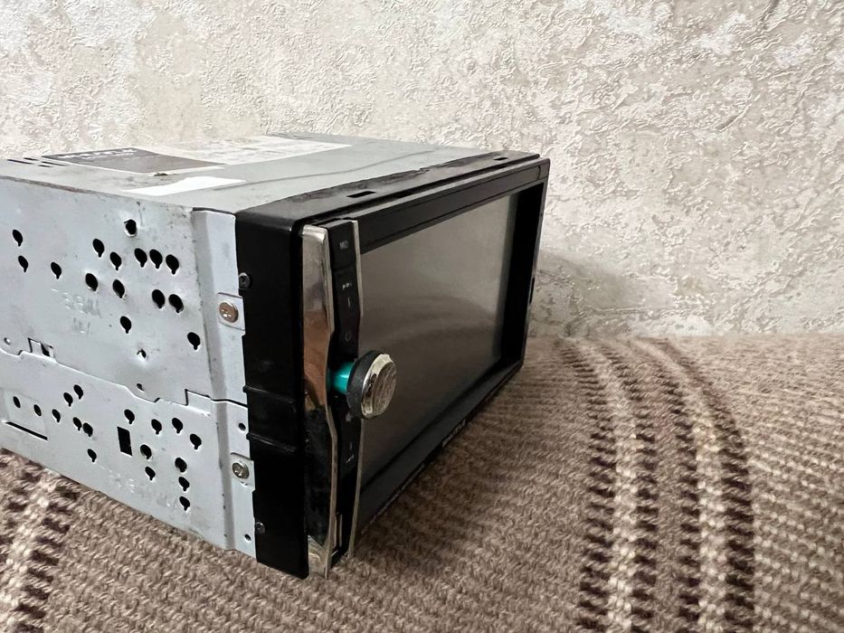 Продам автомагнитолу 2 DIN SHUTTLE